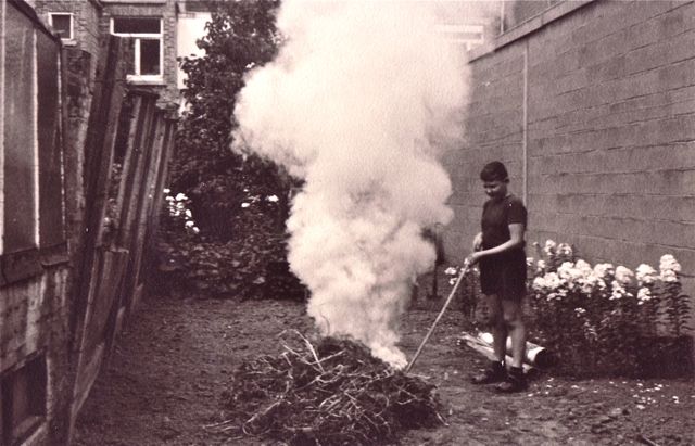 Jean-Luc probeerde de indianensignalen na te doen uit de boeken van Old Shatterhand. Die hadden de pompiers van het dorp ook gelezen blijkbaar.